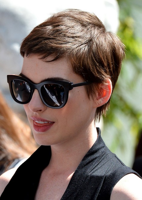 Anne Hathaway Pixie Cut - Cool Short Boy Cut for Women