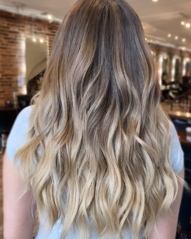 10 Beach Wave Hair & Balayage Ideas with Icy Charm! 10 Beach Wave Hair & Balayage Ideas with Icy Charm!