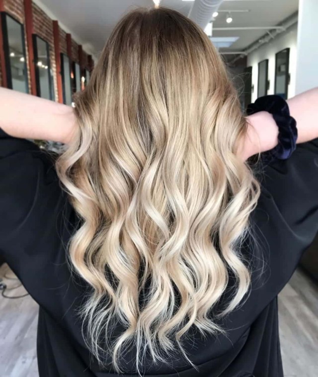 10 Beach Wave Hair & Balayage Ideas with Icy Charm! 10 Beach Wave Hair & Balayage Ideas with Icy Charm!