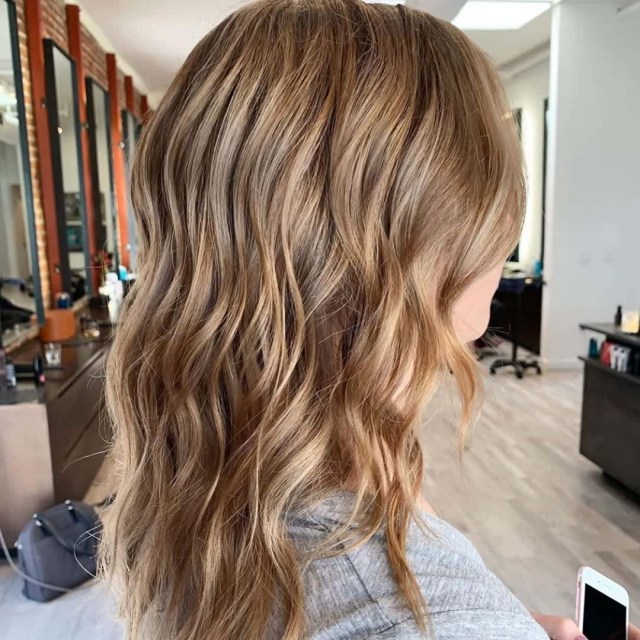 10 Beach Wave Hair & Balayage Ideas with Icy Charm! 10 Beach Wave Hair & Balayage Ideas with Icy Charm!