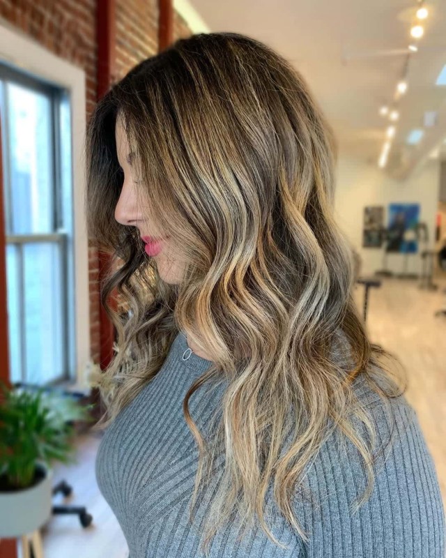 10 Beach Wave Hair & Balayage Ideas with Icy Charm! 10 Beach Wave Hair & Balayage Ideas with Icy Charm!