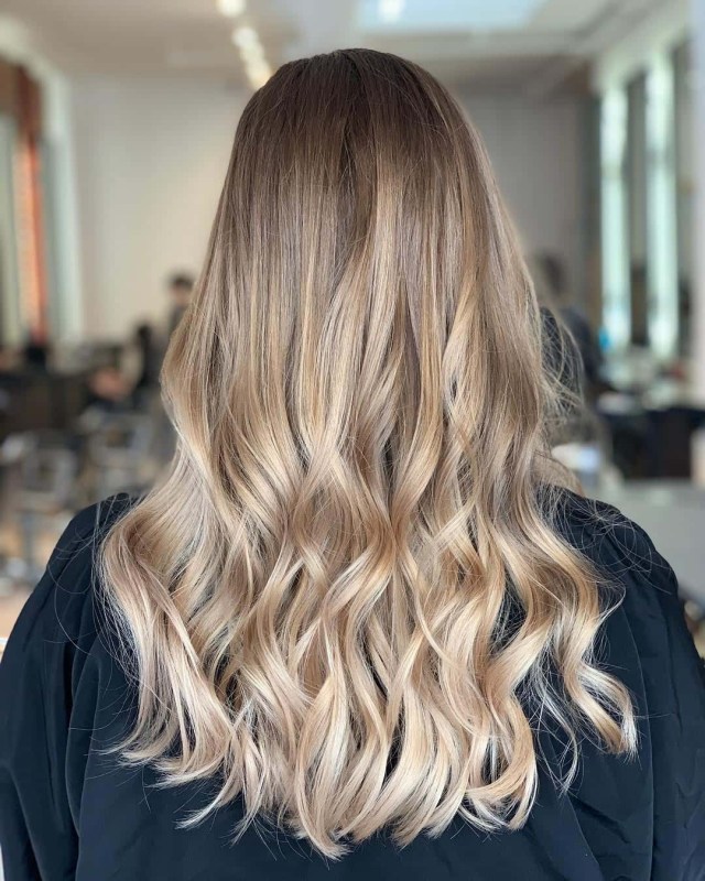 10 Beach Wave Hair & Balayage Ideas with Icy Charm! 10 Beach Wave Hair & Balayage Ideas with Icy Charm!