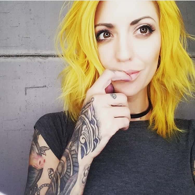 11 Ultra Bright Hair Color Ideas