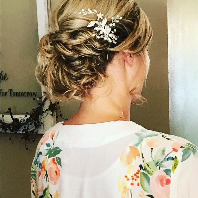 20 Killer Romantic Wedding Updos for Medium Hair 20 Killer Romantic Wedding Updos for Medium Hair
