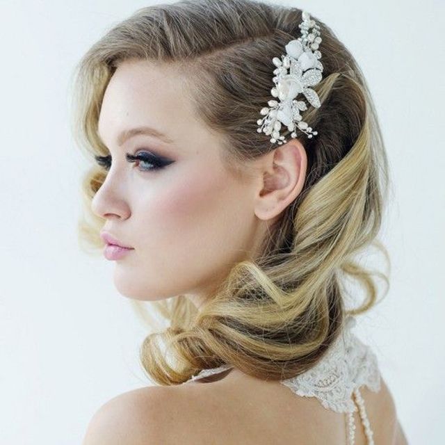 20 Killer Romantic Wedding Updos for Medium Hair 20 Killer Romantic Wedding Updos for Medium Hair