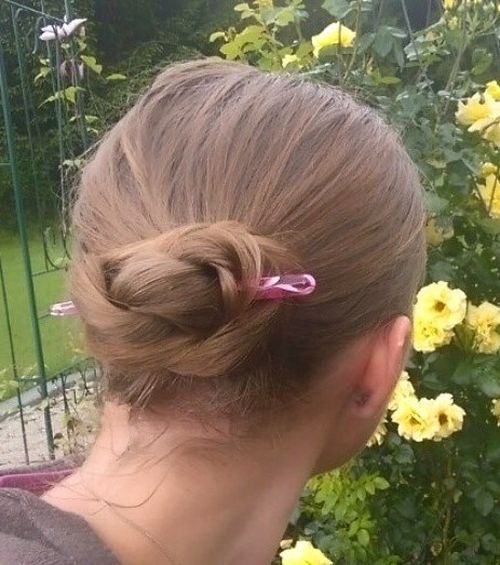 20 Pretty Buns You Must Have for the Season 20 Pretty Buns You Must Have for the Season