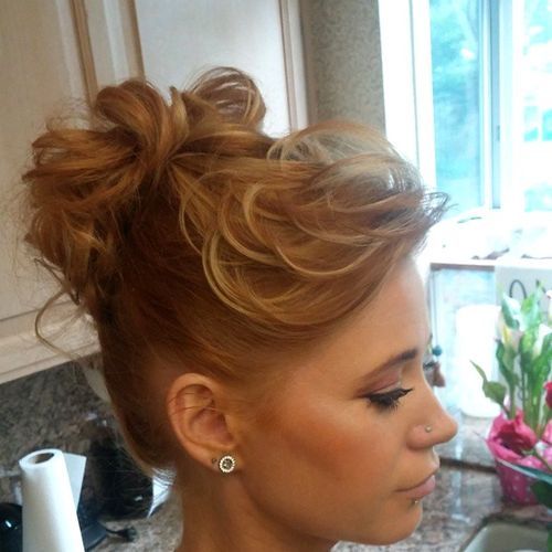 20 Pretty Buns You Must Have for the Season 20 Pretty Buns You Must Have for the Season