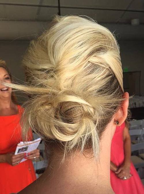 20 Pretty Buns You Must Have for the Season 20 Pretty Buns You Must Have for the Season