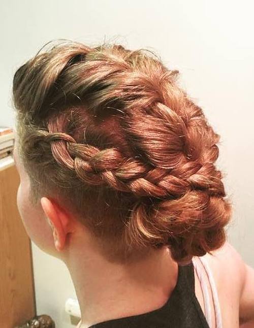 20 Pretty Buns You Must Have for the Season 20 Pretty Buns You Must Have for the Season