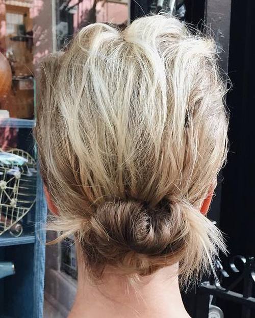 20 Pretty Buns You Must Have for the Season 20 Pretty Buns You Must Have for the Season