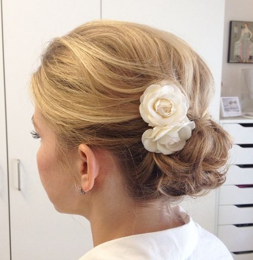 20 Pretty Buns You Must Have for the Season 20 Pretty Buns You Must Have for the Season