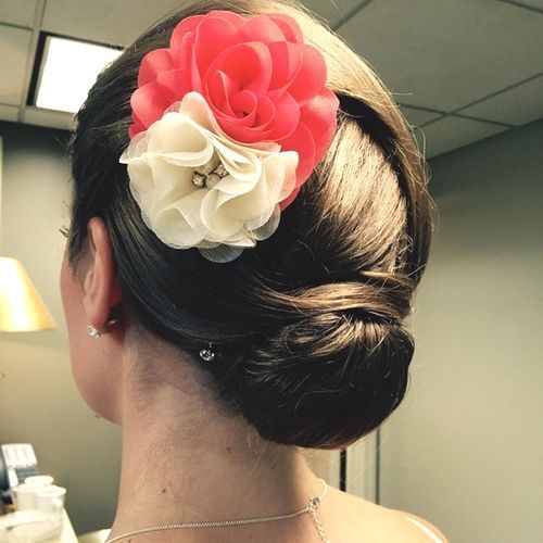 20 Pretty Buns You Must Have for the Season 20 Pretty Buns You Must Have for the Season