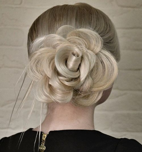 20 Ways to Show Sliver and White Hair for Spring 20 Ways to Show Sliver and White Hair for Spring