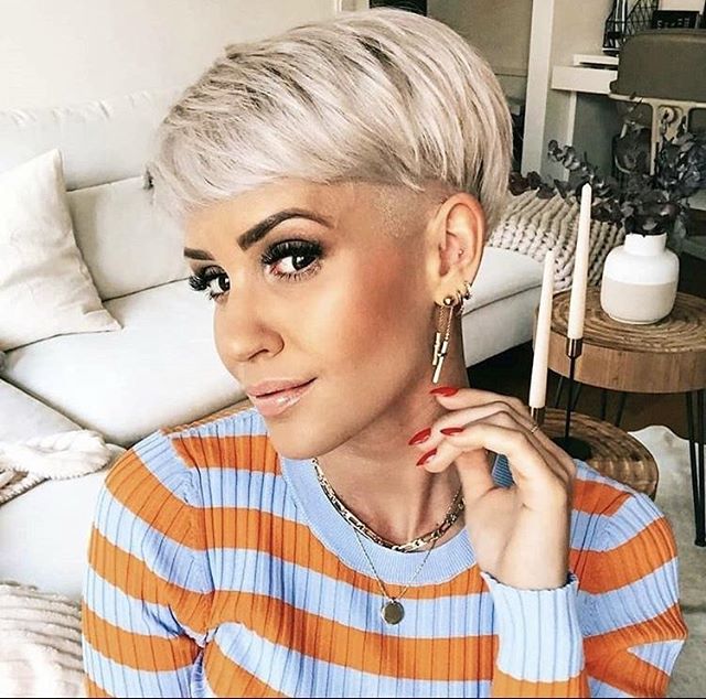Best Short Hairstyles with Bangs
