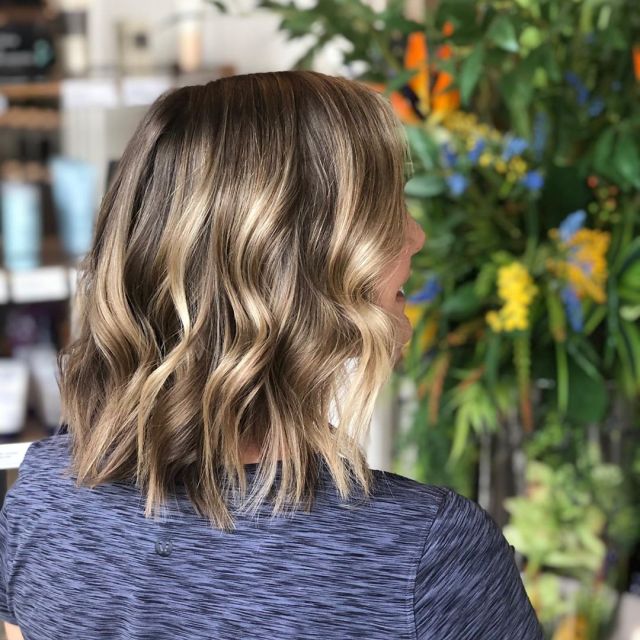 Best Hairstyles for Women Over 50 to Look Younger