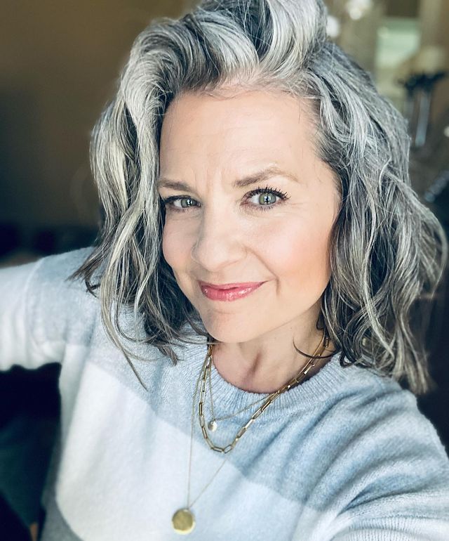 9 Trendy Short Hairstyles for Gray Hair
