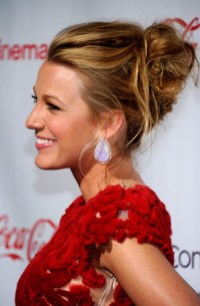 Blake Lively Messy Updo for Wedding Blake Lively Messy Updo for Wedding