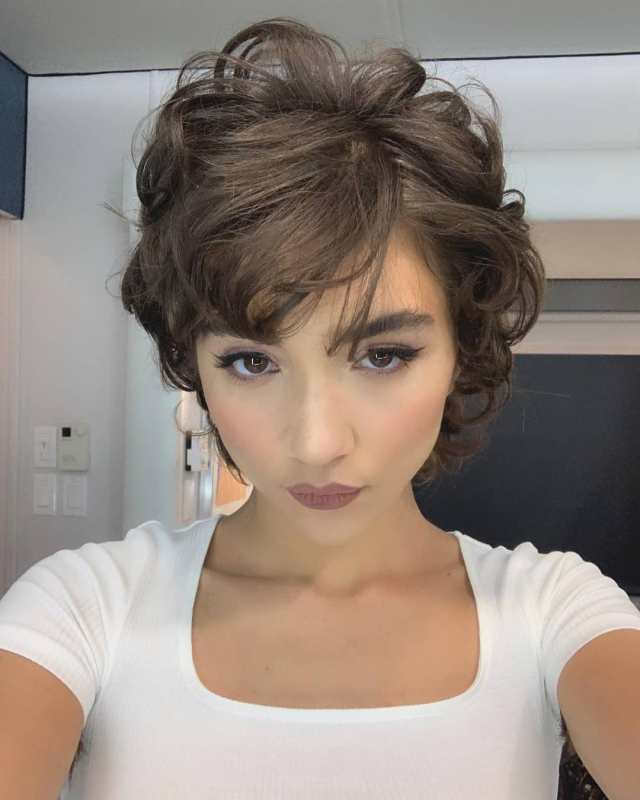 celebrity Rowan Blanchard bixie haircut