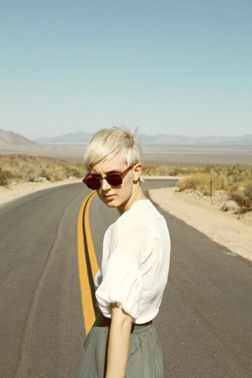 Chic short blonde pixie cut for summer