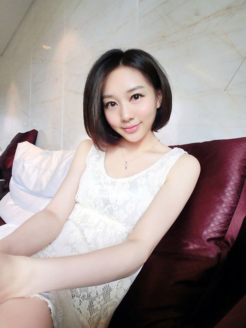 Chic Short Bob Haircut for Female