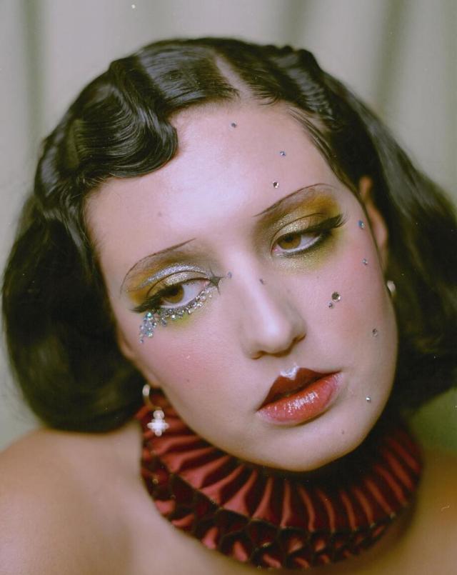 classic 20s finger waves