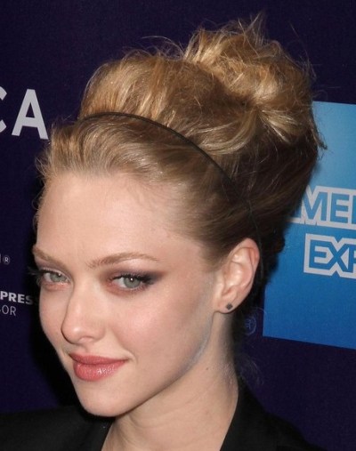 Amanda Seyfried Classic Beehive Hairdo  Amanda Seyfried Classic Beehive Hairdo