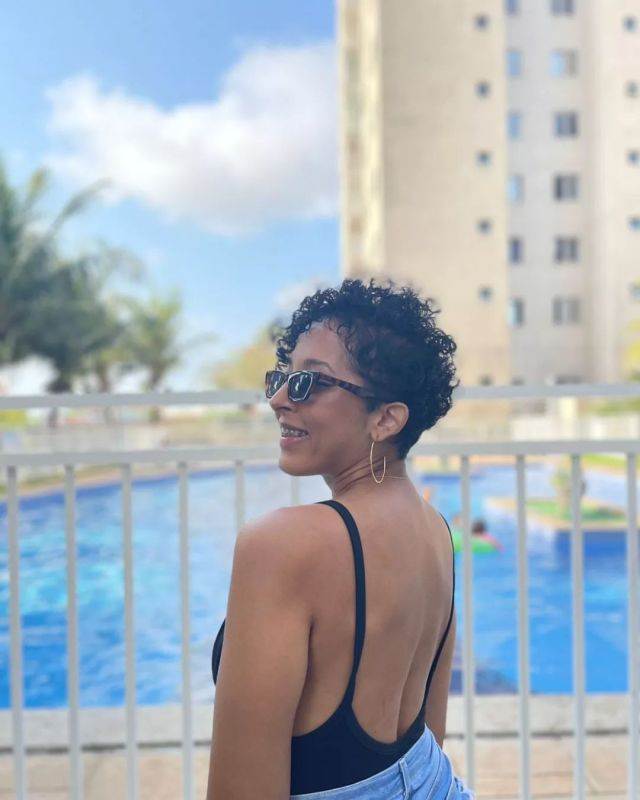 curly pixie cut