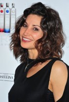 Gina Gershon Cute Medium Hairstyle with Loose Waves Cute Medium Hairstyle with Loose Waves