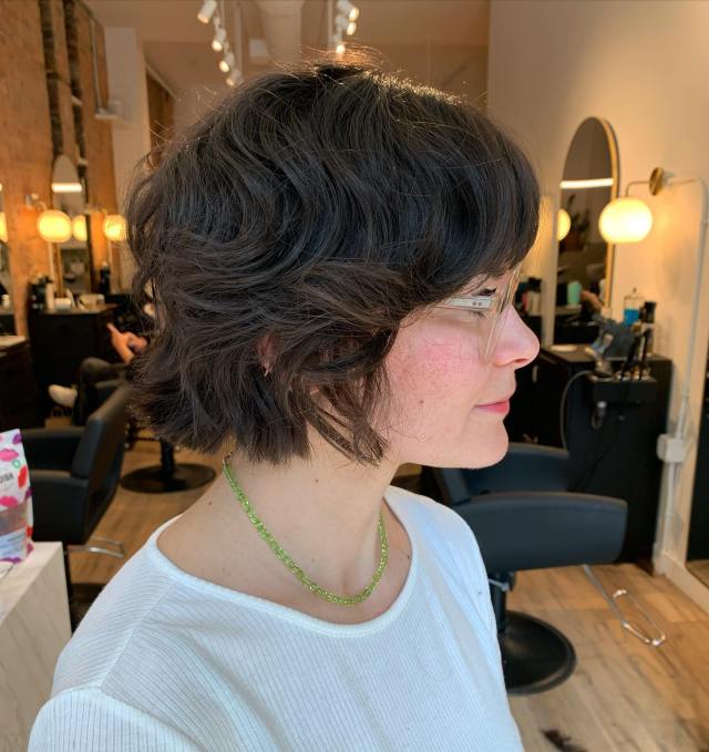 Dark Italian Bob Hair Style (6)