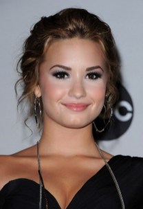 Prom Hairstyles 2025: Demi Lovato Hairstyles for Prom Prom Hairstyles 2013: Demi Lovato Hairstyles for Prom