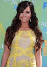 Demi Lovato Layered Half Up Half Down Hairstyle with Bangs Demi Lovato Layered Half Up Half Down Hairstyle with Bangs