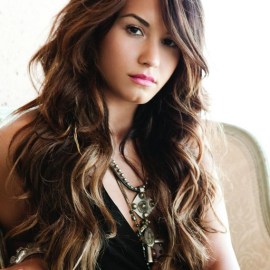 Demi Lovato Sexy long big wave hairstyle
