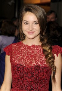 Elegant Casual Long Braided Hairstyle - Casual Half Up Long Hairstyle Elegant Casual Long Braided Hairstyle - Casual Half Up Long Hairstyle