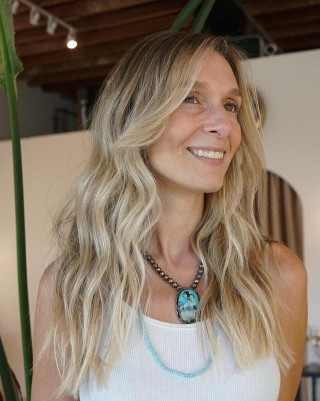 Face Framing Wavy Hair