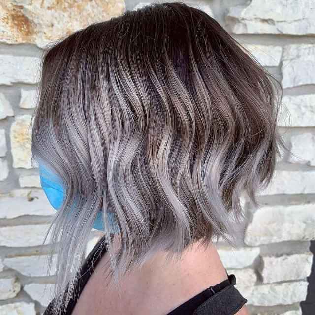 Inverted Wavy Bob Cut