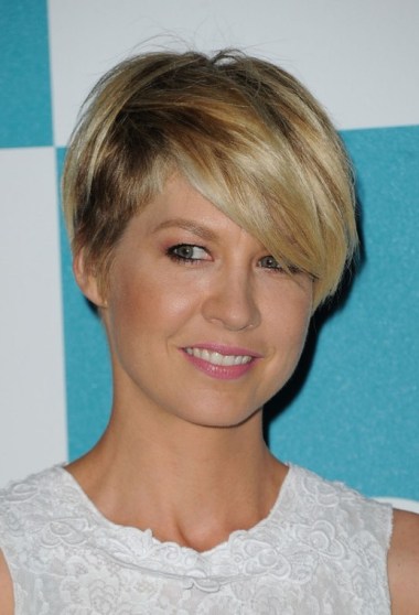 Jenna Elfman Cute Short Haircut 2013