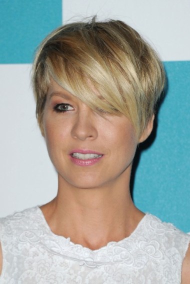 Jenna Elfman Layered Short Choppy Razor Cut with Bangs