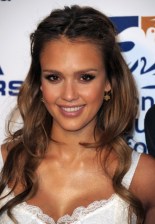 Sexy Center Parted Honey Brown Half Up Half Down Hairstyle Jessica Alba Honey Brown Half Up Half Down Hairstyle