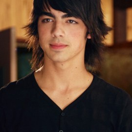 Joe Jonas Hairstyles for Guys