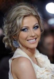 Stylish Messy Blue Updo Haircut Julianne Hough Messy Updo Haircut