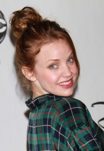 Kelli Garner Casual Top Knot Updo Hair Style Kelli Garner Top Knot Updo Hair Style