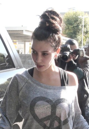 Kim Kardashian Top Knot Hairstyle for Long Hair Kim Kardashian Top Knot Hairstyle for Long Hair