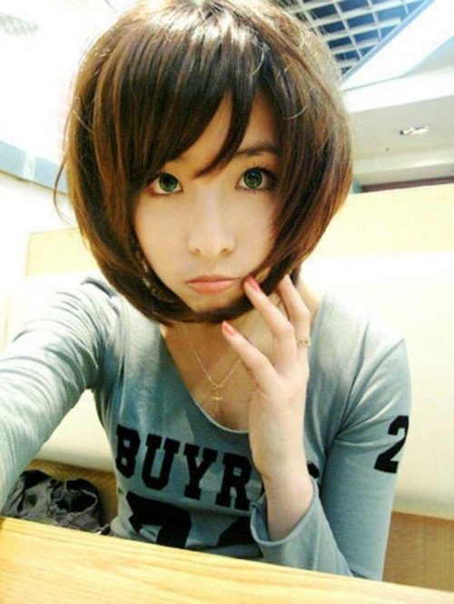 Latest Popular Short Bob Hairstyle with Long Bangs