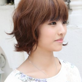 2013 Sweet Hairstyles for Women: Layered Short Brown Bob Hairstyle with Bangs