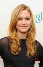 Long Wavy Golden Layered Hair Style Long Wavy Golden Layered Hair Style