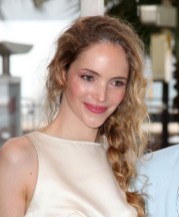 Loose Side Braid Hairstyle - Popular Braids Loose Side Braid Hairstyle for women