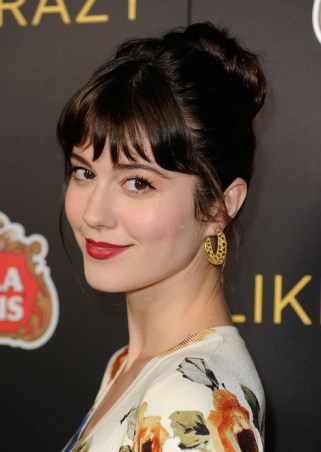 Mary Elizabeth Winstead Cute Bun Updo Hairstyles with Bangs Mary Elizabeth Winstead Cute Bun Updo Hairstyles with Bangs