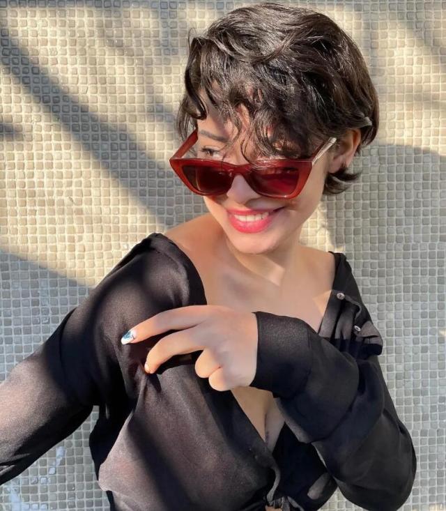 messy wavy pixie cut