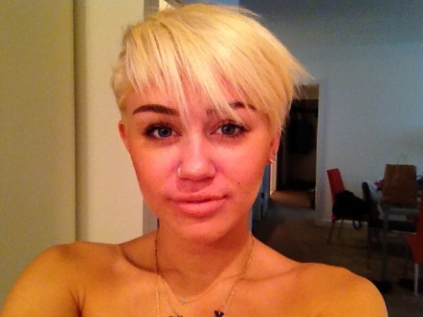 Miley Cyrus New Short Hairstyle 2012 Miley Cyrus Short Hairstyle 2012