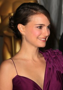 Natalie Portman Bun Updo Hairstyle for Thin Hair Natalie Portman Bun Updo Hairstyle for Thin Hair